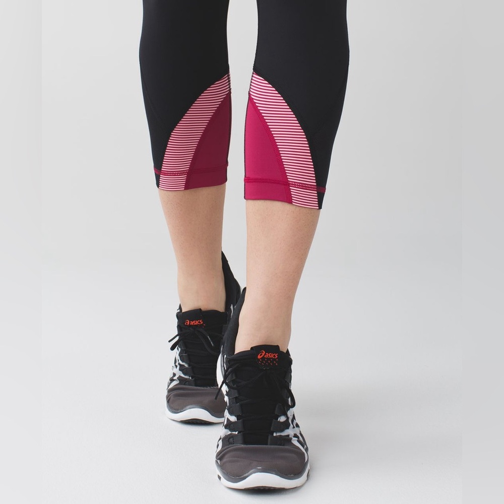 Lululemon Run: Inspire Cropped Leggings II *All Luxtreme - Picture 7 of 14